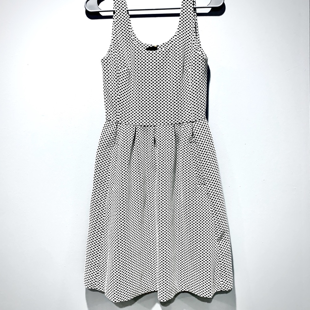 Banana Republic fit and flare dress, with pockets!
